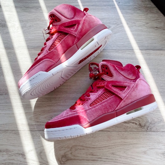 Aj Jordan Basketball sneaker - Picture 3 of 5